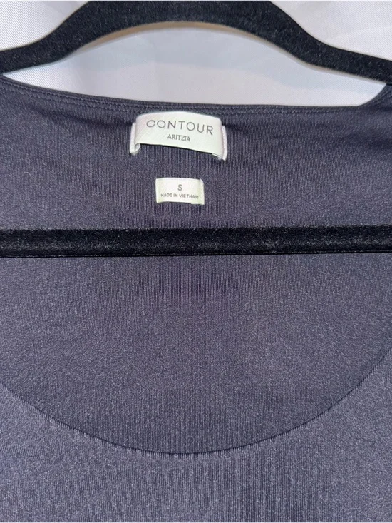 Aritzia Contour Black Long-Sleeve Scoop Neck Top - Picture 3 of 3